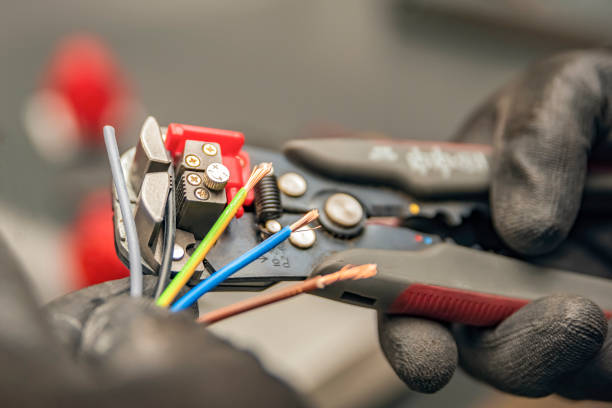 Best Electrical Contractors for Businesses  in Frazeysburg, OH